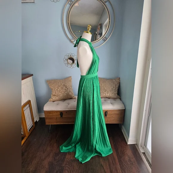 L'IDÉE Green Renaissance Gown - Picture 4 of 8